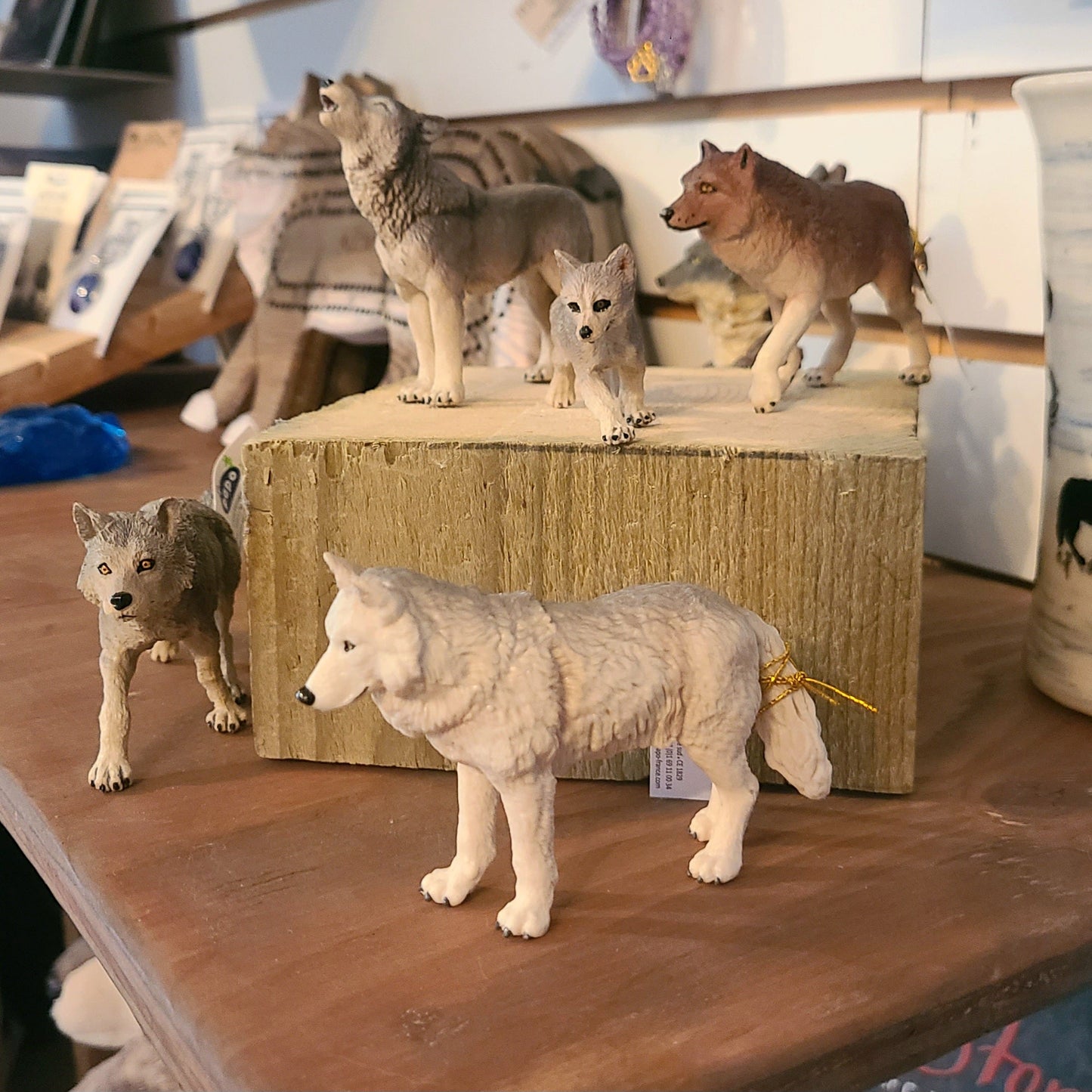 Wolf Toy/Figurine - Grey Howling