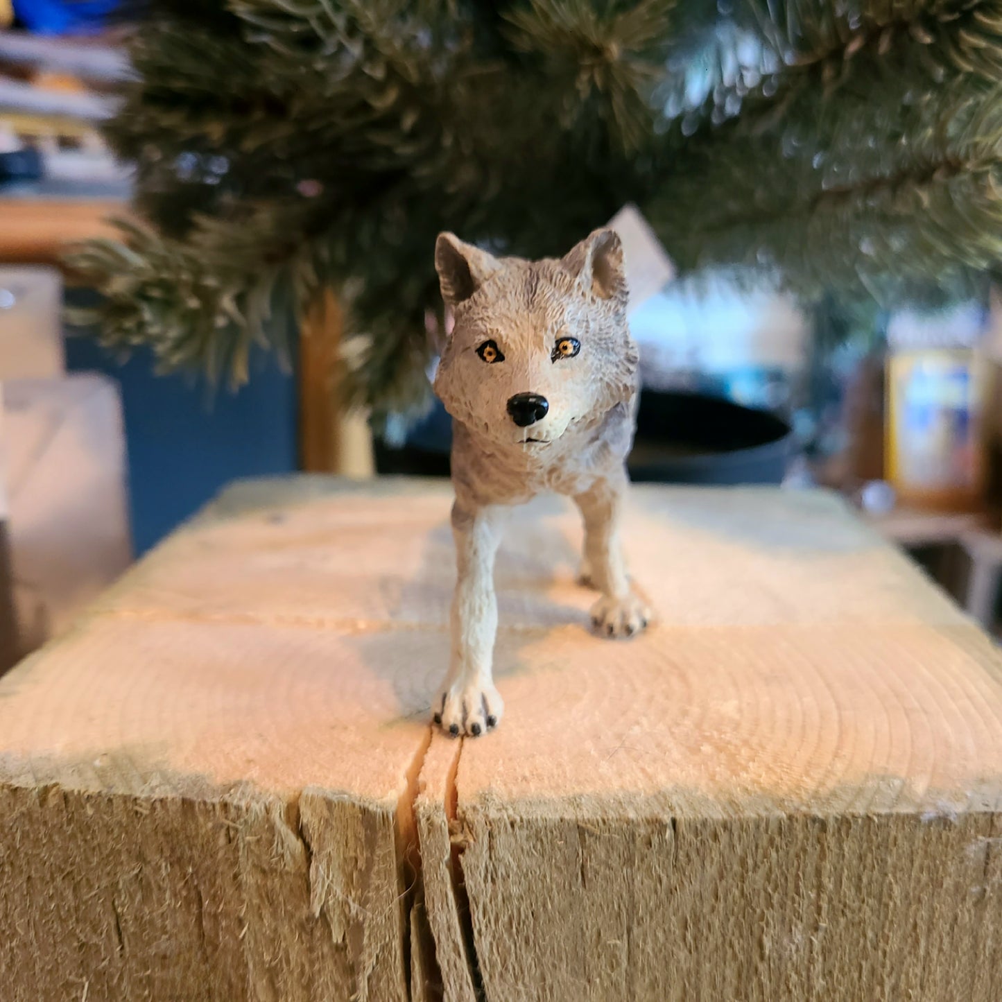 Wolf-Spielzeug/Figur – Grau