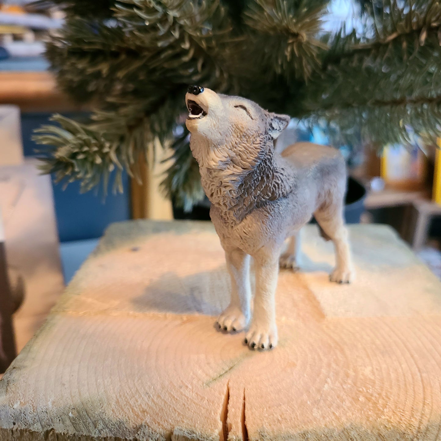 Spielzeug/Figur Wolf – Grau heulend